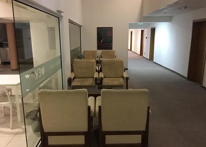 旅馆 埃琳娜旅馆 *