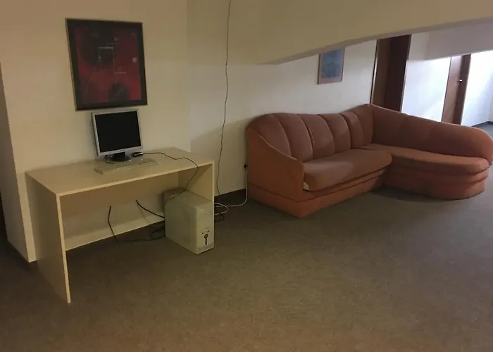 埃琳娜旅馆 * 索菲亞